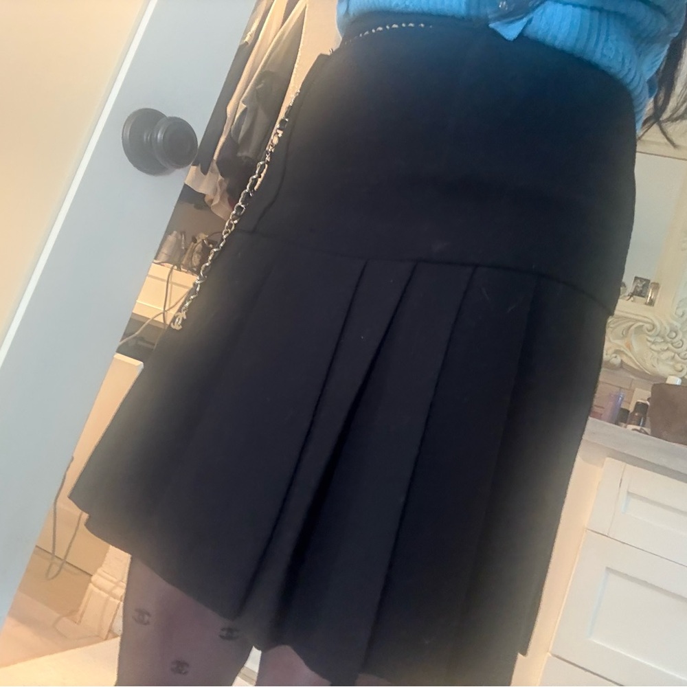- Chanel Authentic High Wasted 36 Skirt slit sides/pleated, great conditio…